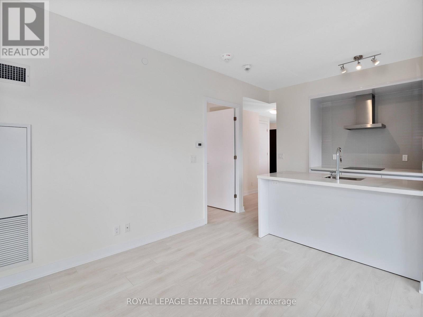 1708 - 2221 Yonge Street, Toronto, Ontario  M4S 2B4 - Photo 6 - C12848190