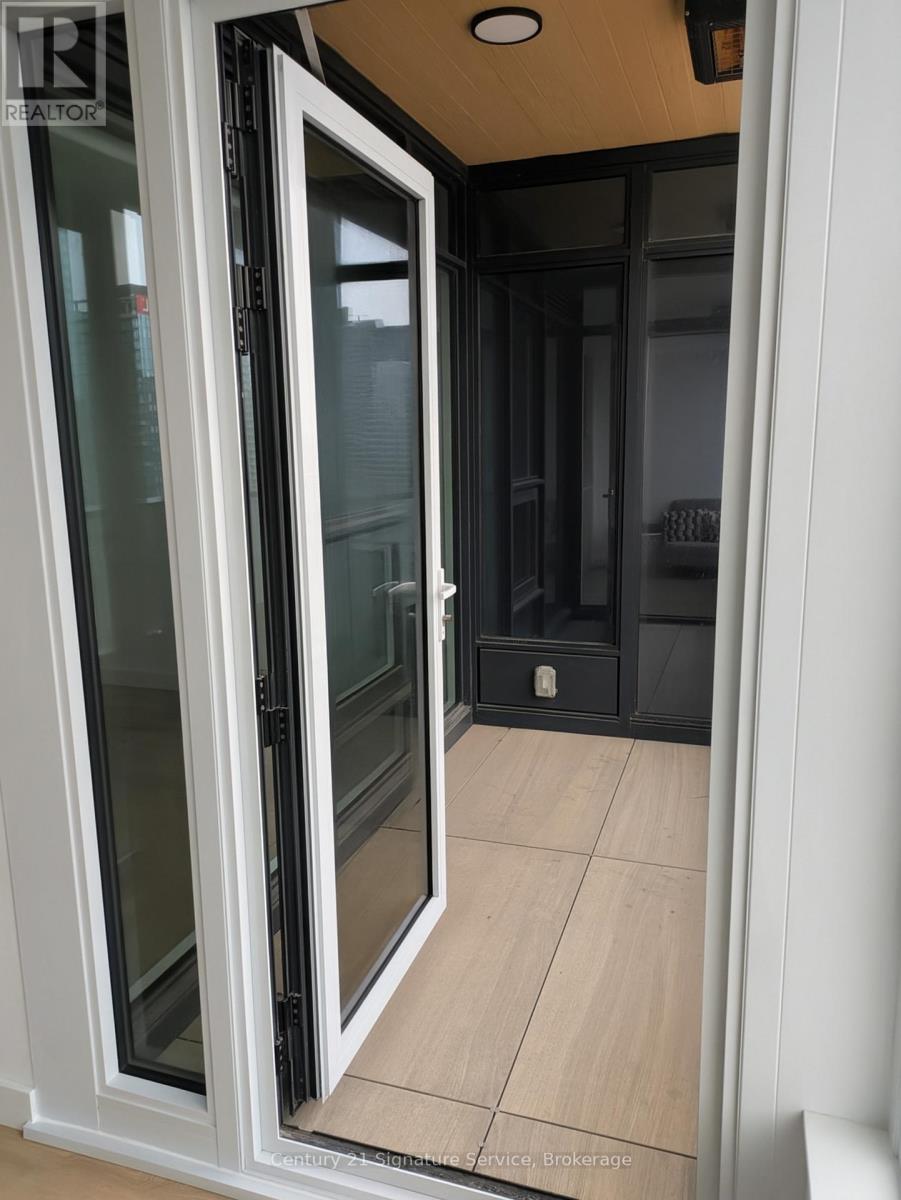 3812 - 1 Concord Cityplace Way, Toronto, Ontario  M5V 0X3 - Photo 15 - C12848194