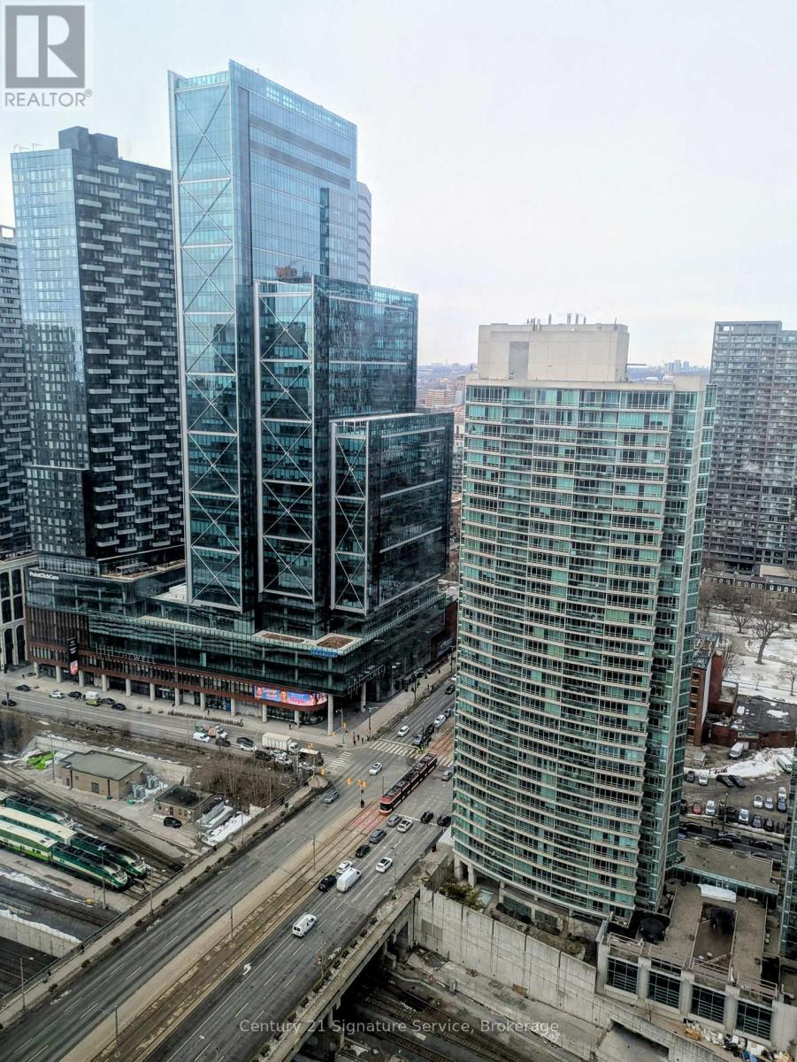 3812 - 1 Concord Cityplace Way, Toronto, Ontario  M5V 0X3 - Photo 18 - C12848194