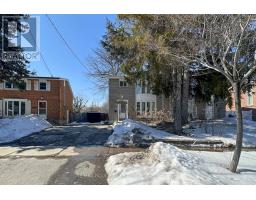 5 BILLINGTON CRESCENT, Toronto, Ontario