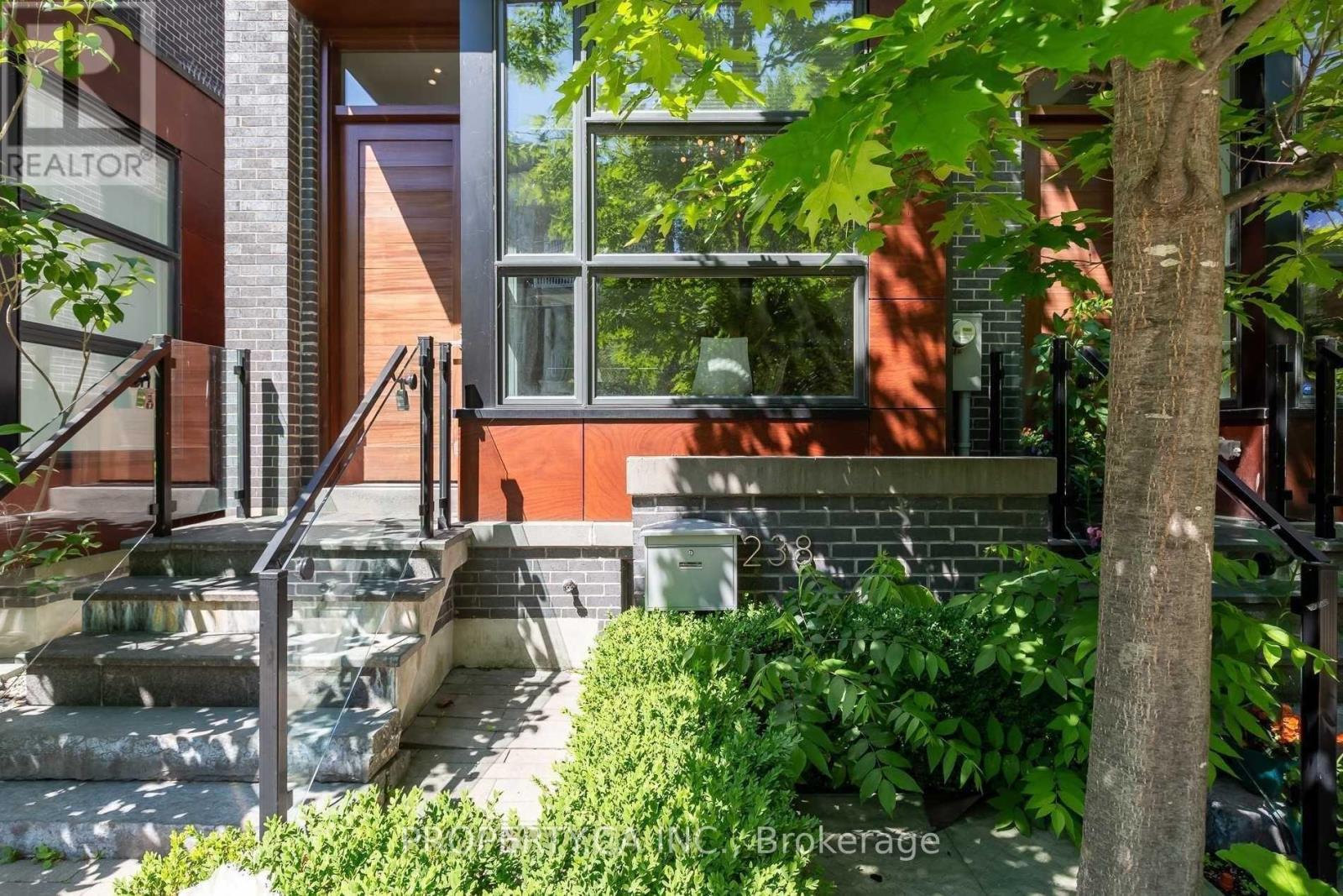 238 Manning Avenue, Toronto, Ontario  M6J 2K7 - Photo 38 - C12848294