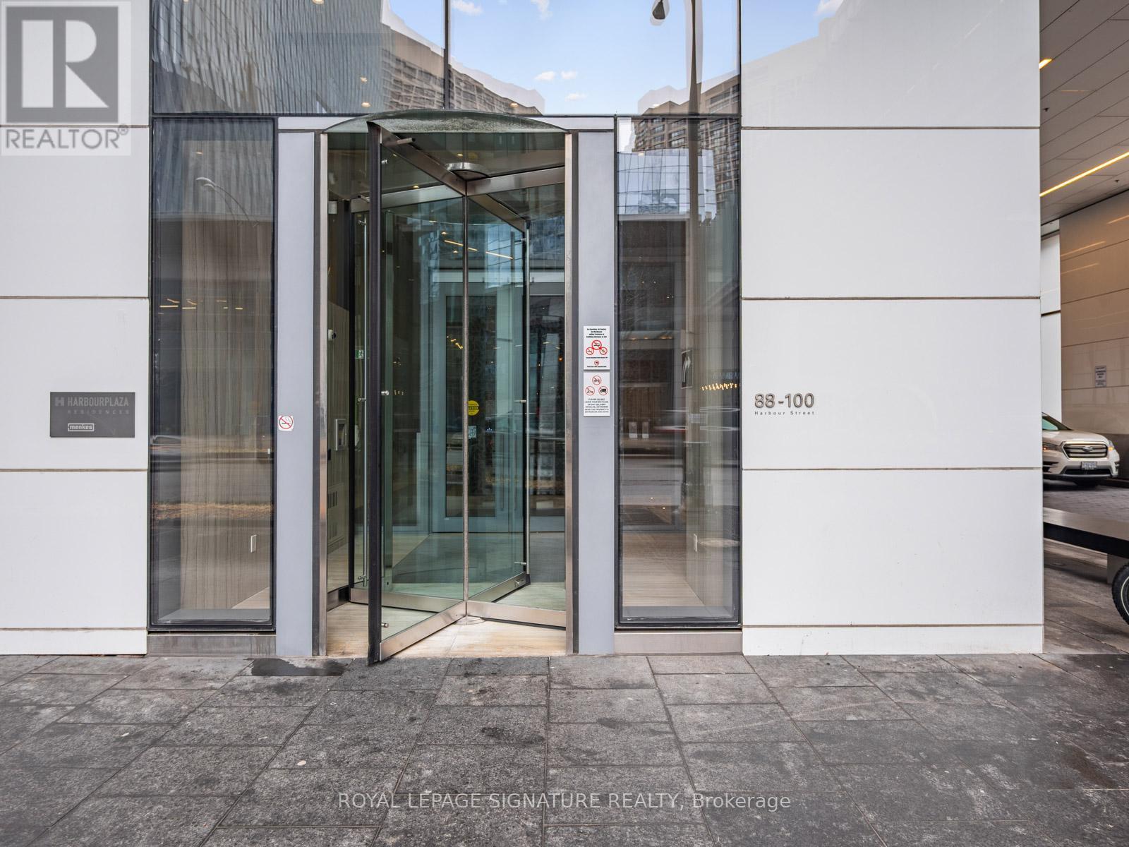 4910 - 88 Harbour Street, Toronto, Ontario  M7A 2S1 - Photo 2 - C12848352
