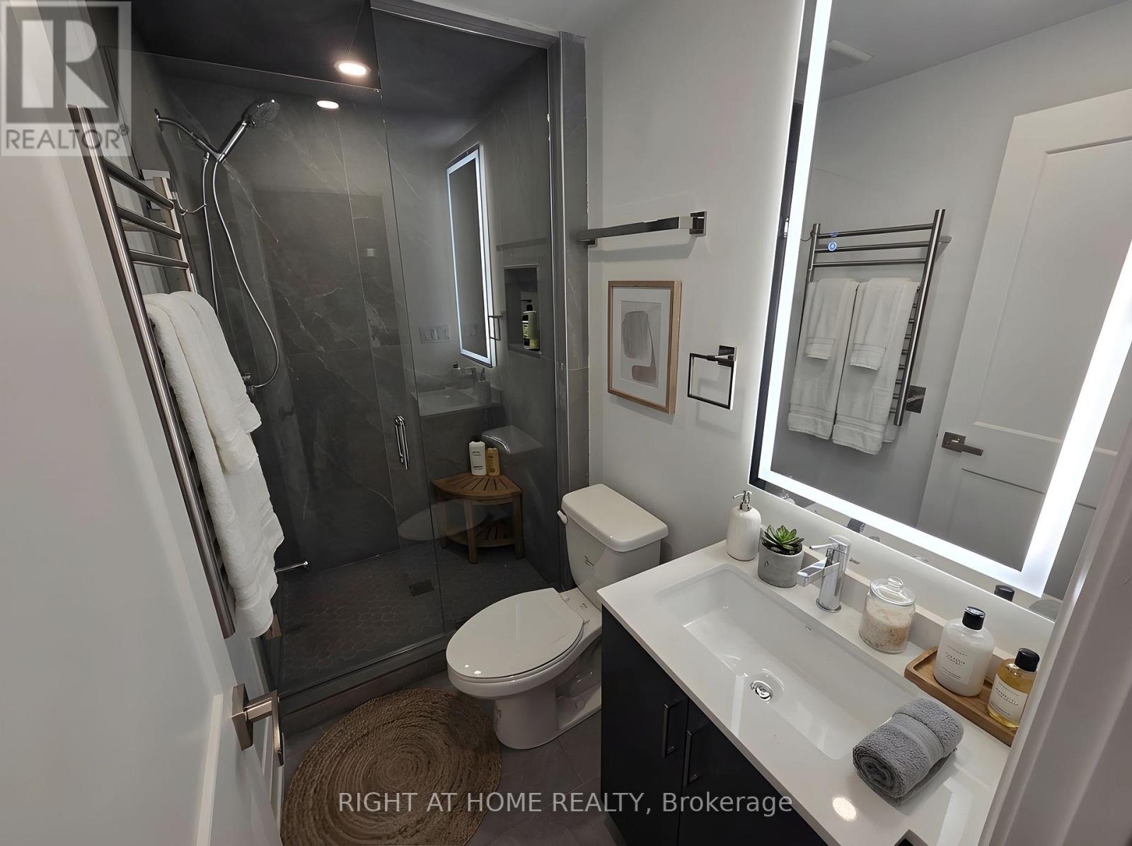 Br - 55 Camberwell Road, Toronto, Ontario  M6C 3E7 - Photo 8 - C12848374