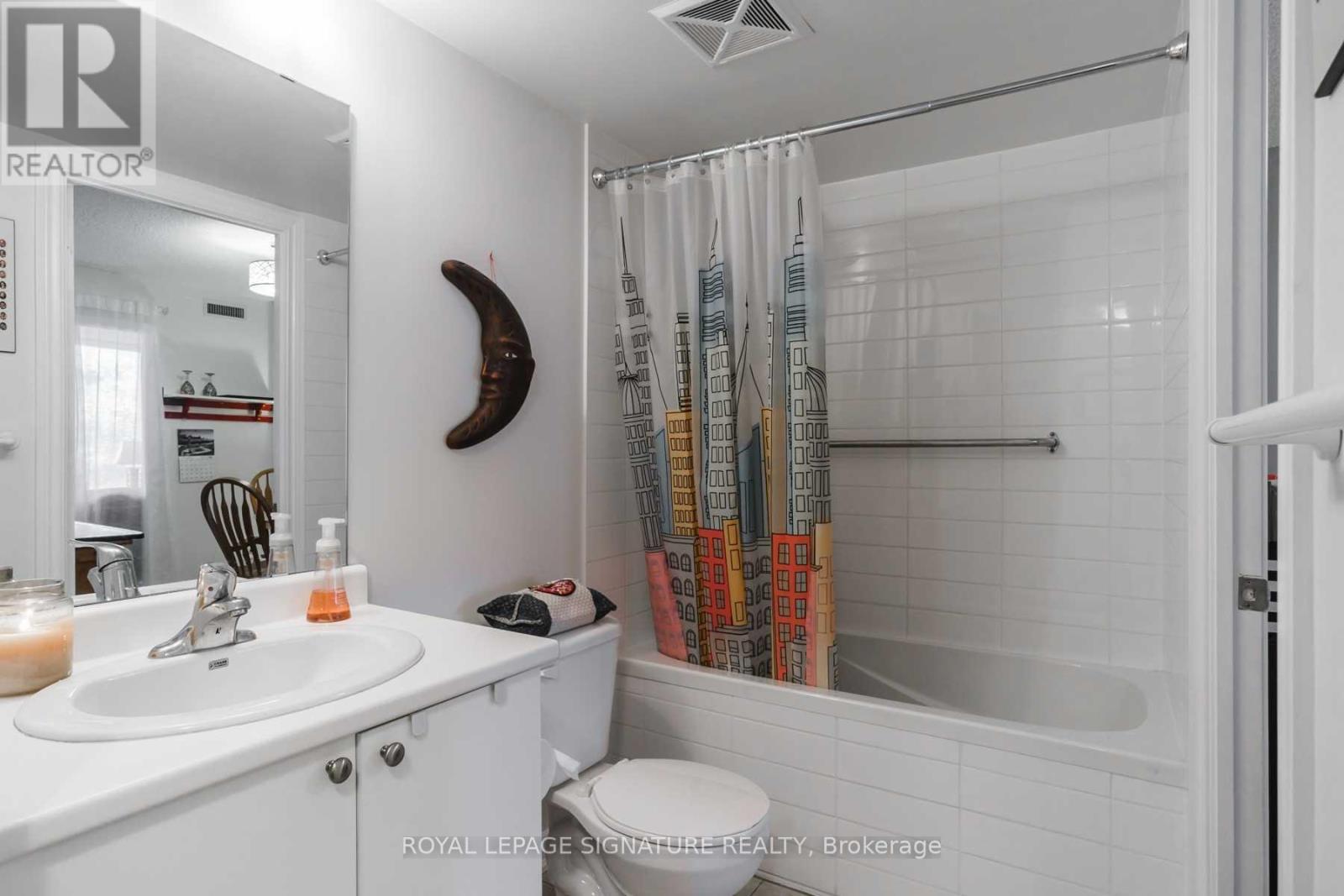 208 - 280 Donlands Avenue, Toronto, Ontario  M4J 3R4 - Photo 15 - E12848086