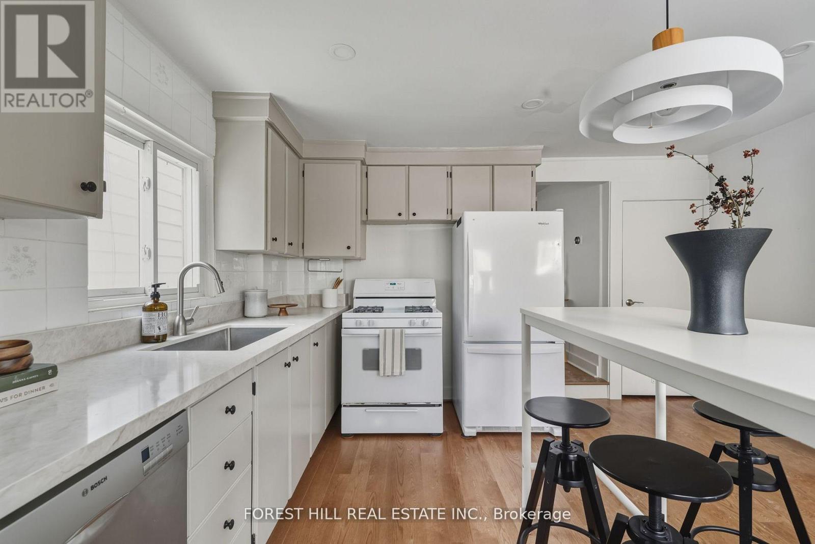 33 Craven Road, Toronto, Ontario  M4L 2Z4 - Photo 11 - E12848138