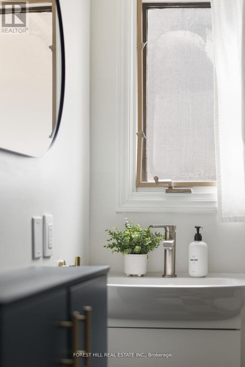 33 Craven Road, Toronto, Ontario  M4L 2Z4 - Photo 19 - E12848138