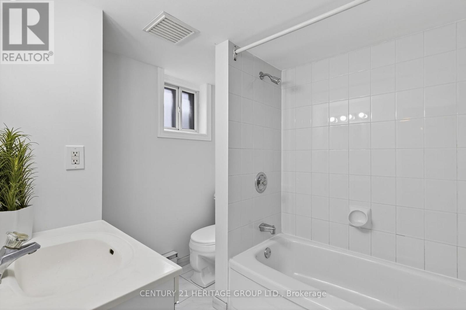 1269 Broadview Avenue, Toronto, Ontario  M4K 2T5 - Photo 19 - E12848386