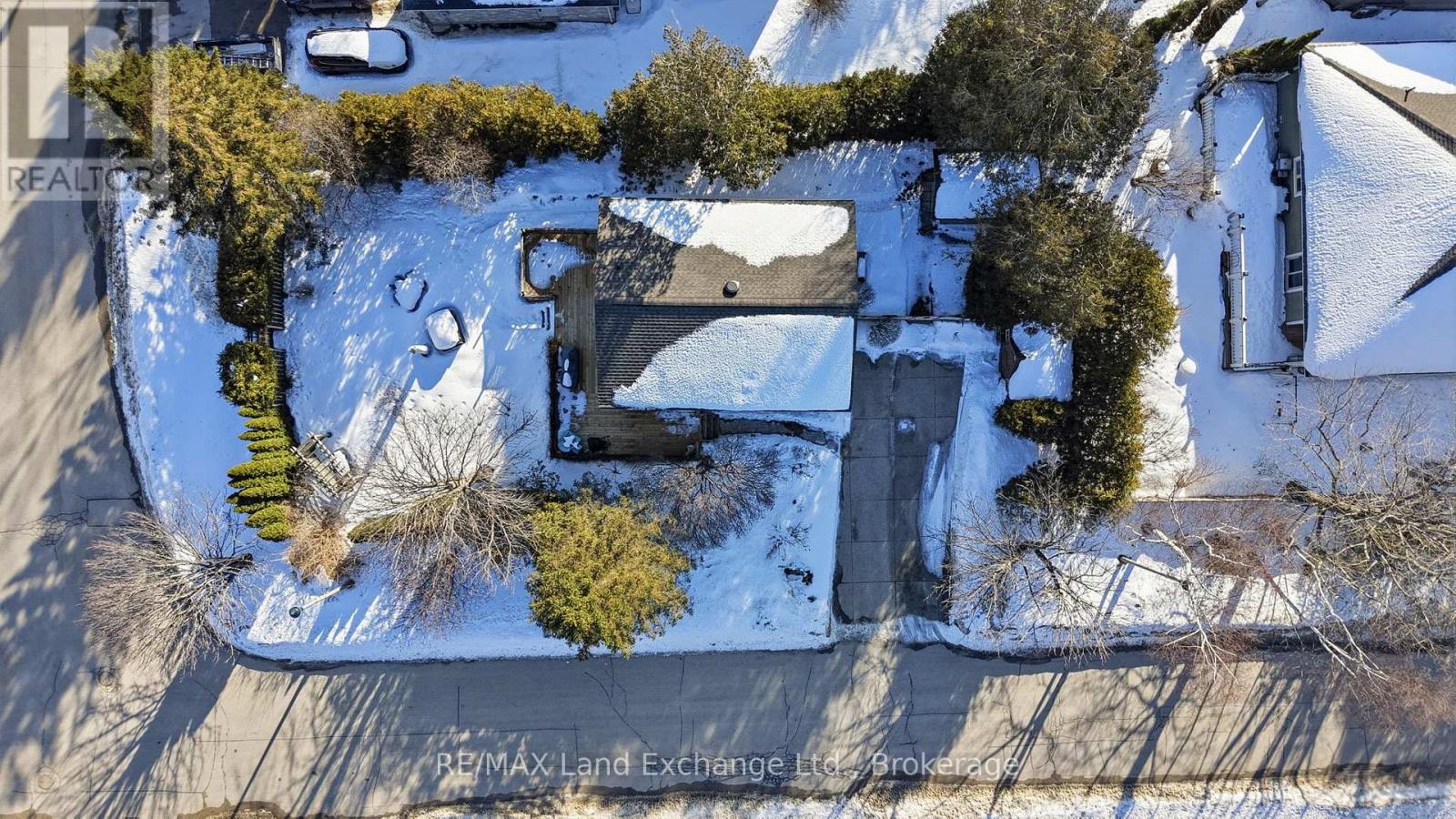 215 Island Street, Saugeen Shores, Ontario  N0H 2L0 - Photo 3 - X12848256