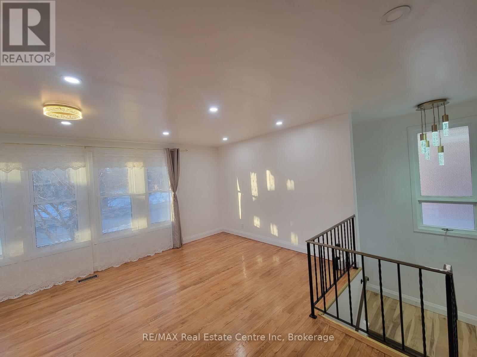 308 Paisley Road, Guelph, Ontario  N1H 2P9 - Photo 17 - X12848278