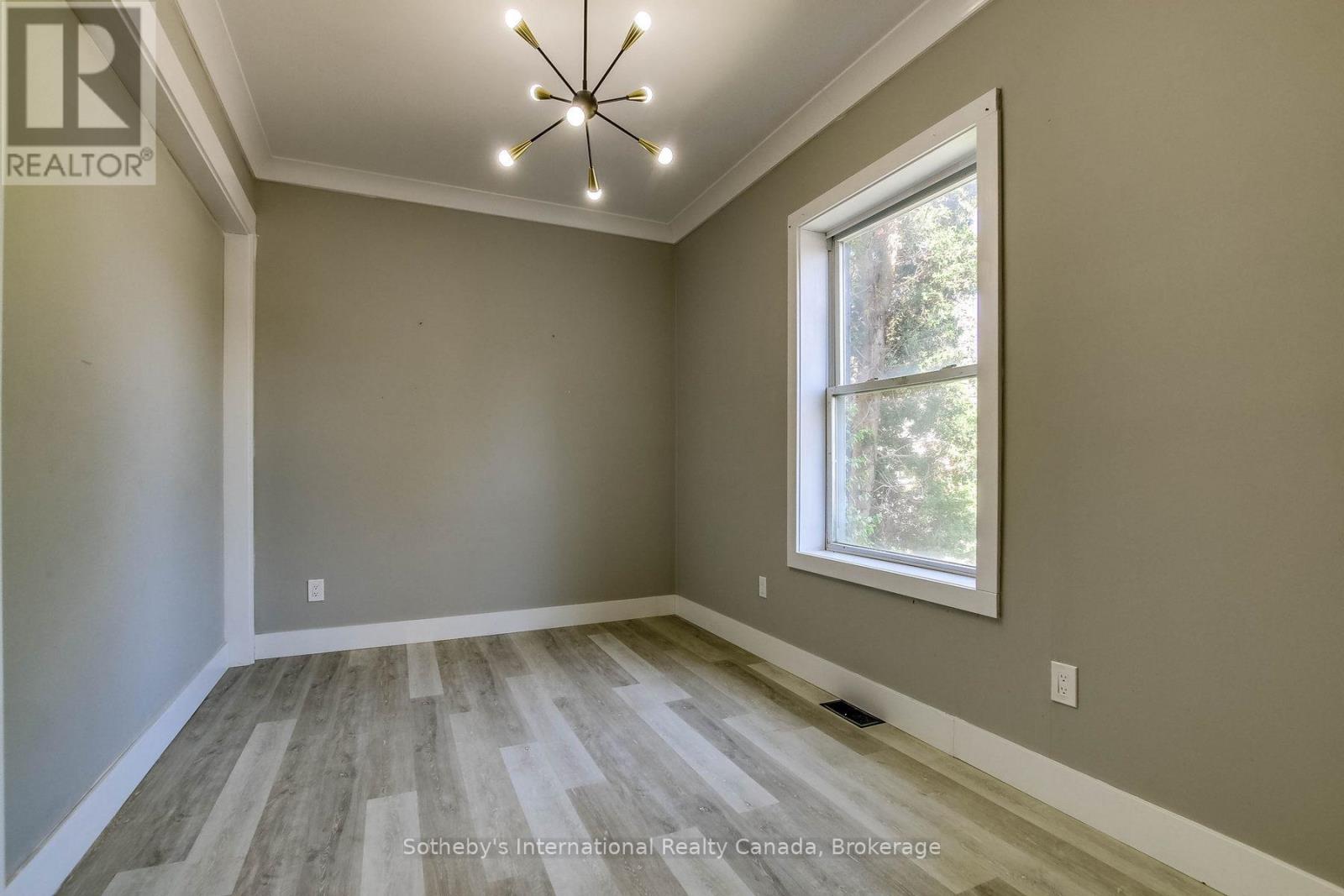 71 Briscoe Street E, London South, Ontario  N6C 1W8 - Photo 5 - X12848288