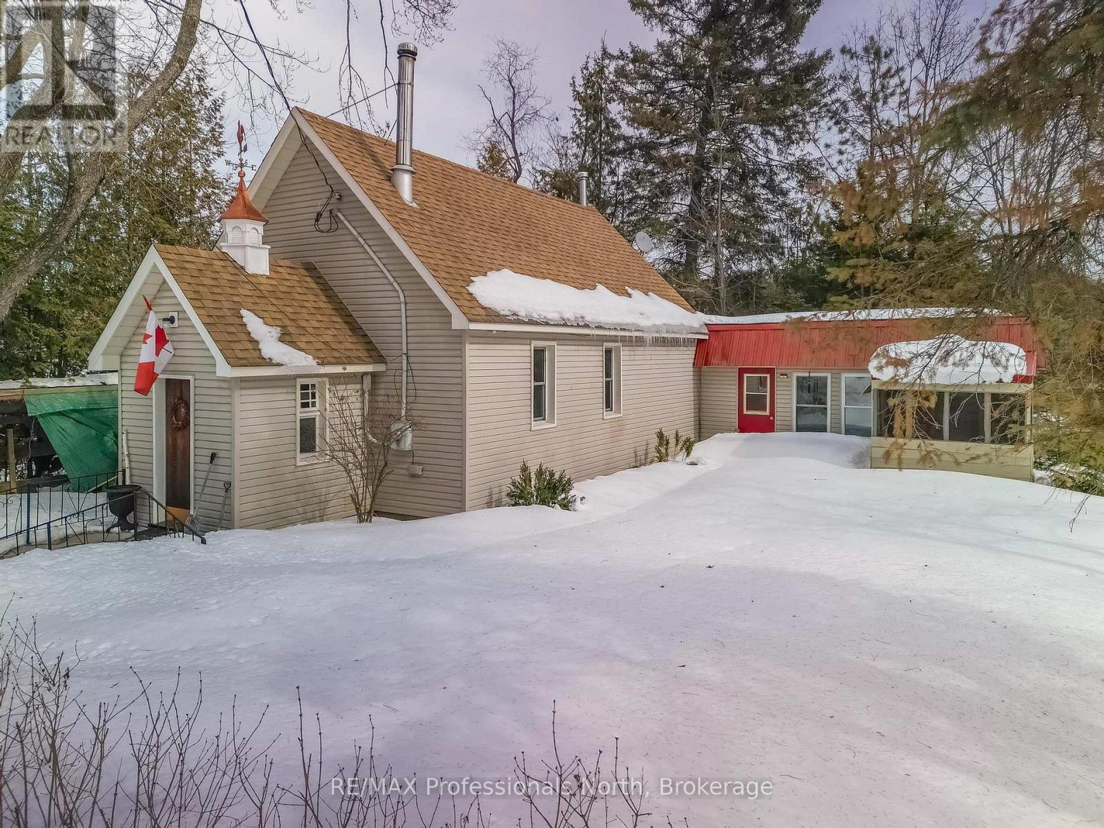 4 Dickson Street, Kawartha Lakes, Ontario  K0M 2A0 - Photo 2 - X12848358