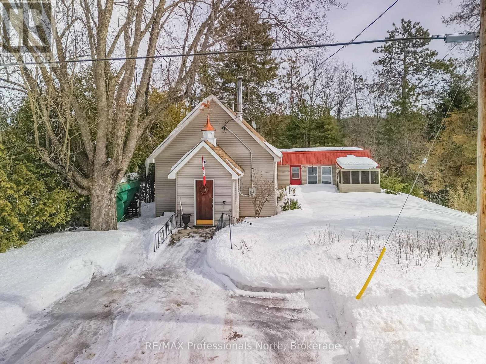 4 Dickson Street, Kawartha Lakes, Ontario  K0M 2A0 - Photo 37 - X12848358