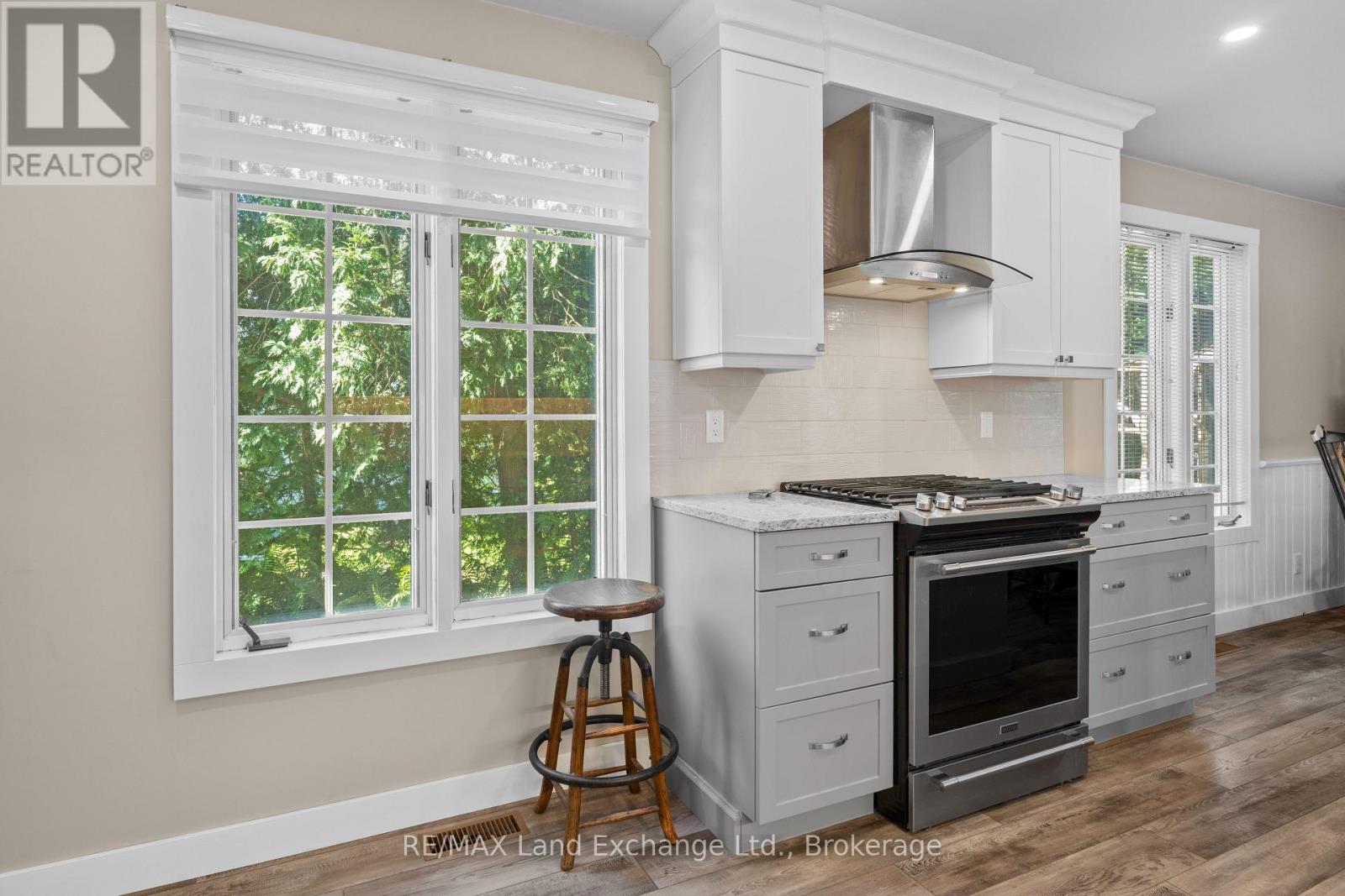 215 Island Street, Saugeen Shores, Ontario  N0H 2L0 - Photo 29 - X12848256