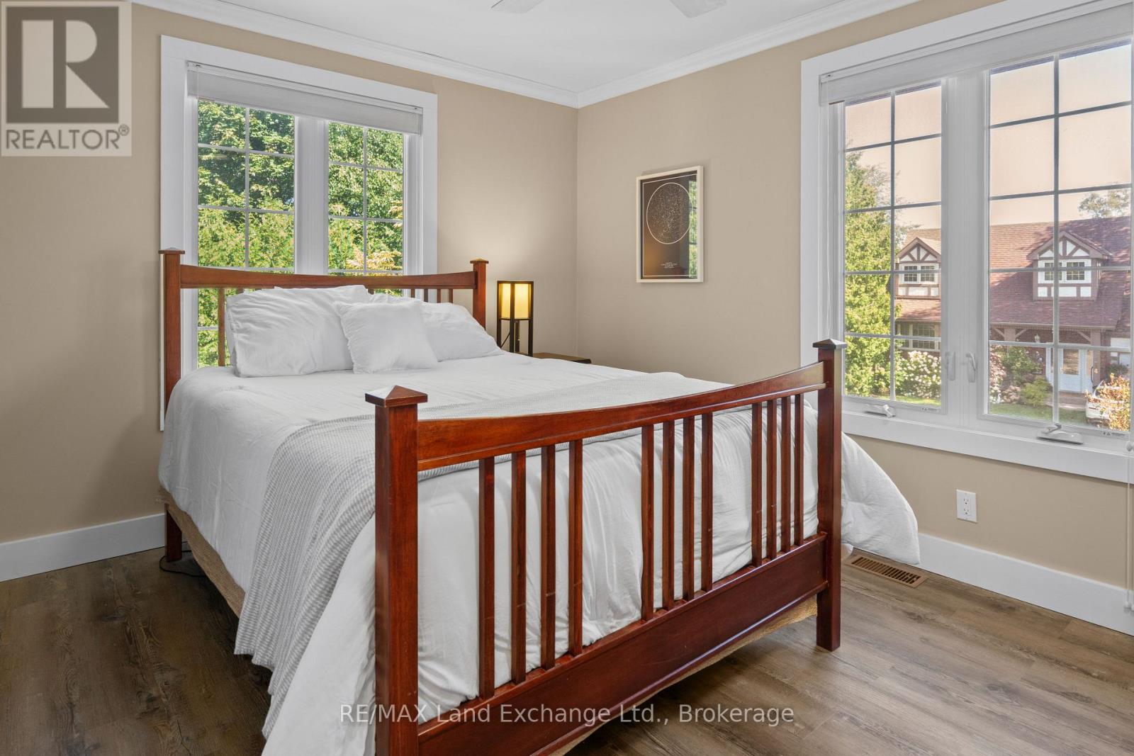 215 Island Street, Saugeen Shores, Ontario  N0H 2L0 - Photo 38 - X12848256