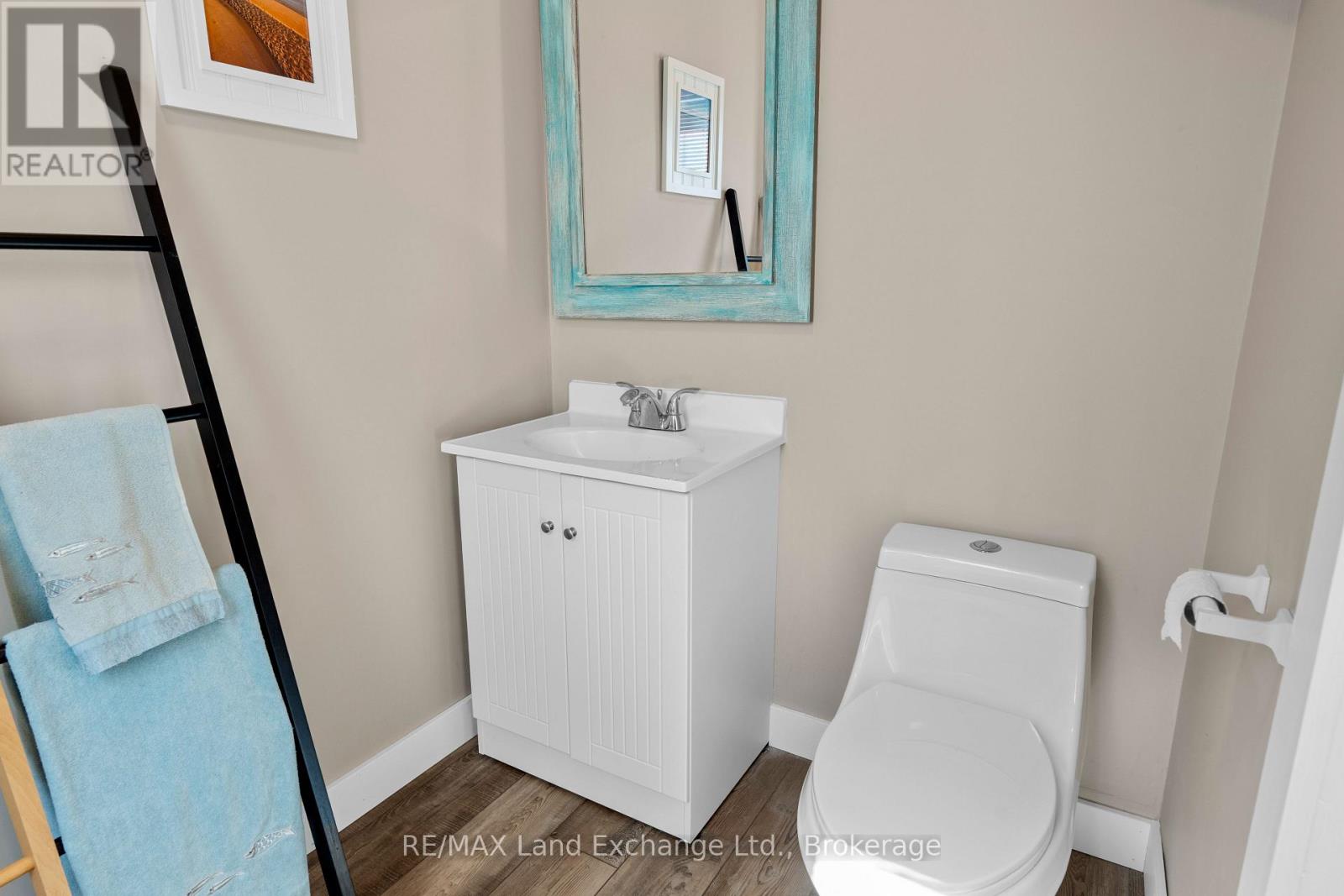 215 Island Street, Saugeen Shores, Ontario  N0H 2L0 - Photo 34 - X12848256