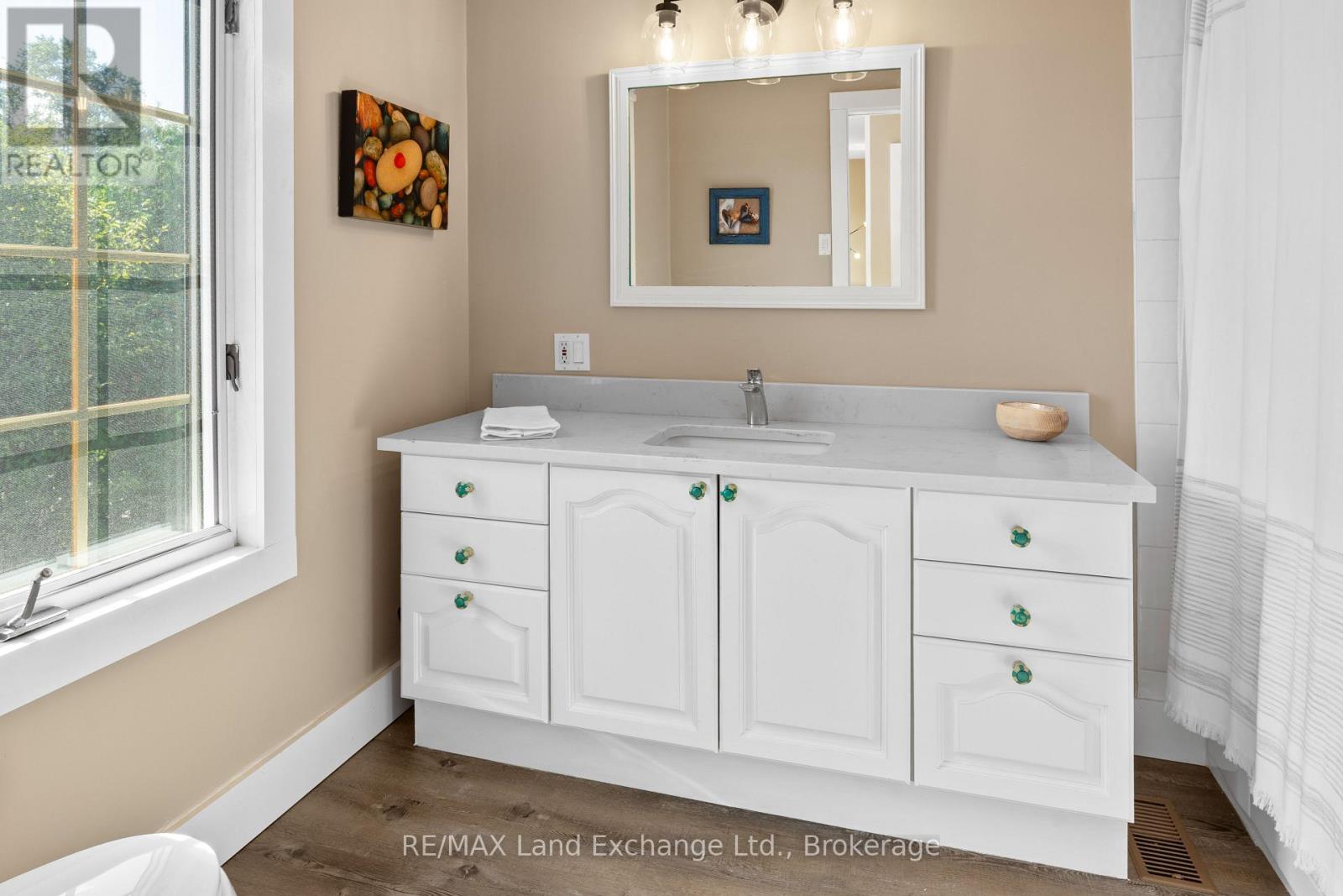 215 Island Street, Saugeen Shores, Ontario  N0H 2L0 - Photo 43 - X12848256