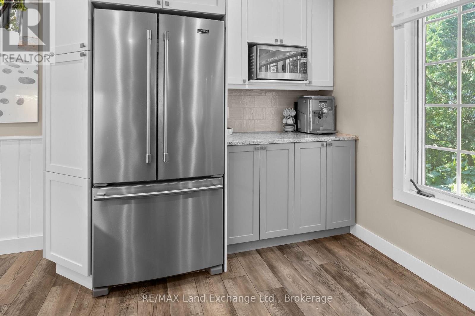 215 Island Street, Saugeen Shores, Ontario  N0H 2L0 - Photo 31 - X12848256