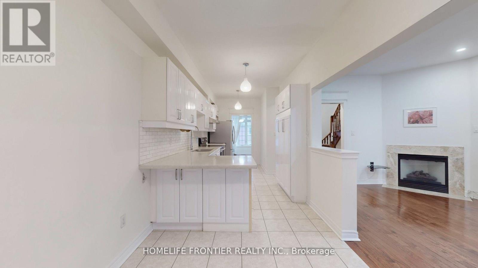 54 - 190 Harding Boulevard W, Richmond Hill (North Richvale), Ontario  L4C 0J9 - Photo 10 - N12848058