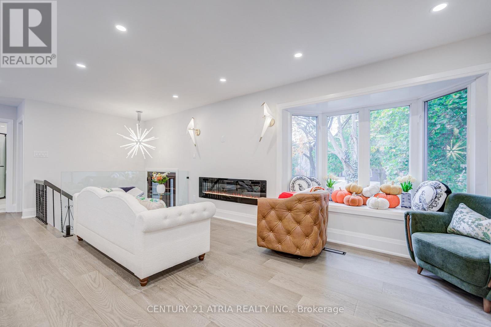 33 Sir Brandiles Place, Markham, Ontario  L3P 2Z4 - Photo 12 - N12848192