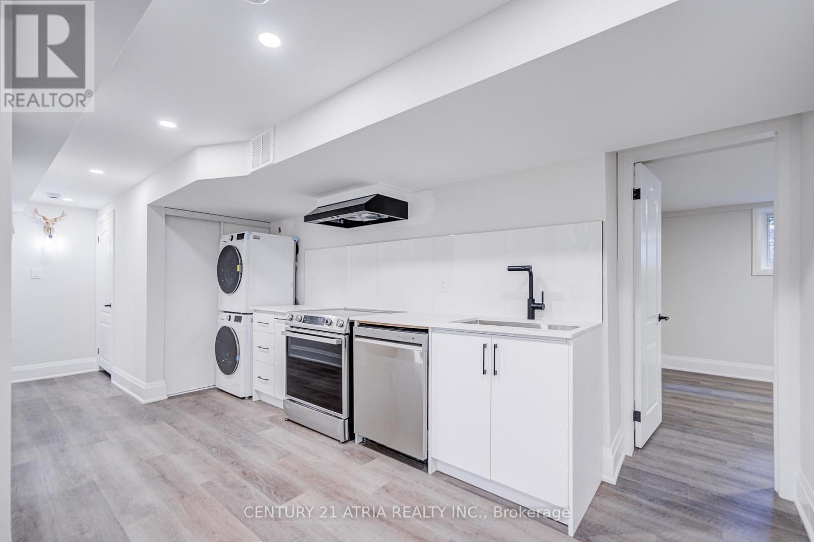 33 Sir Brandiles Place, Markham, Ontario  L3P 2Z4 - Photo 34 - N12848192