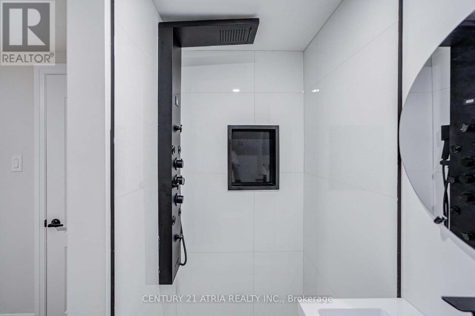 33 Sir Brandiles Place, Markham, Ontario  L3P 2Z4 - Photo 39 - N12848192