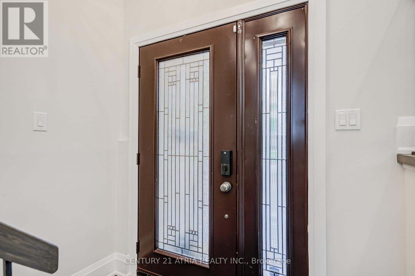 33 Sir Brandiles Place, Markham, Ontario  L3P 2Z4 - Photo 4 - N12848192