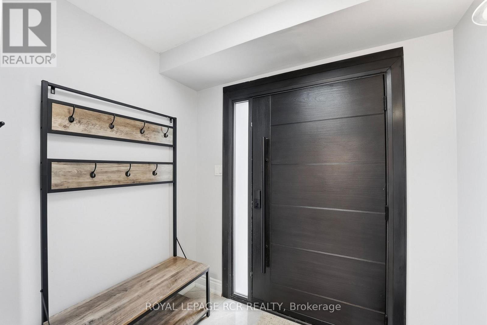 2 Meyer Circle, Markham, Ontario  L3P 4C2 - Photo 3 - N12848220