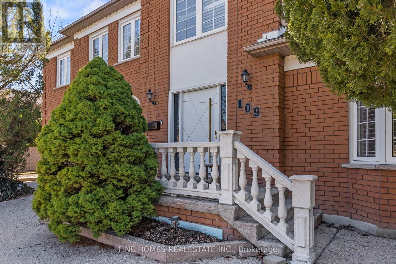 109 Angelina Avenue, Vaughan, Ontario  L4L 8N9 - Photo 2 - N12848266