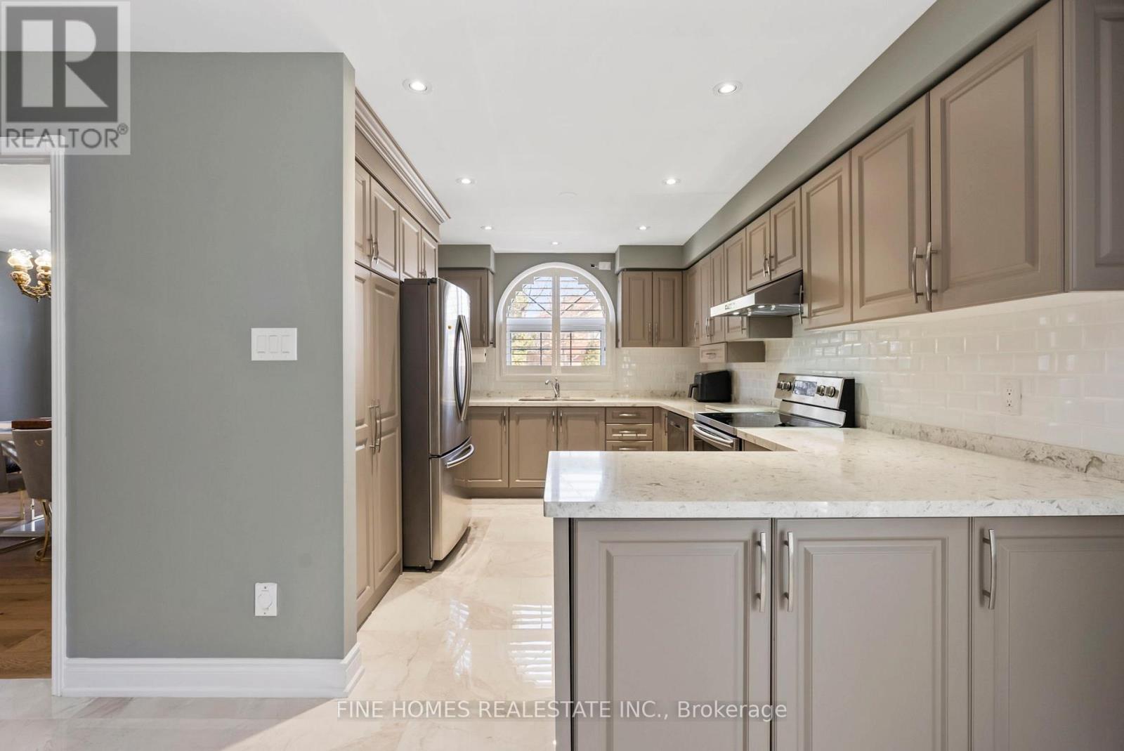 109 Angelina Avenue, Vaughan, Ontario  L4L 8N9 - Photo 9 - N12848266