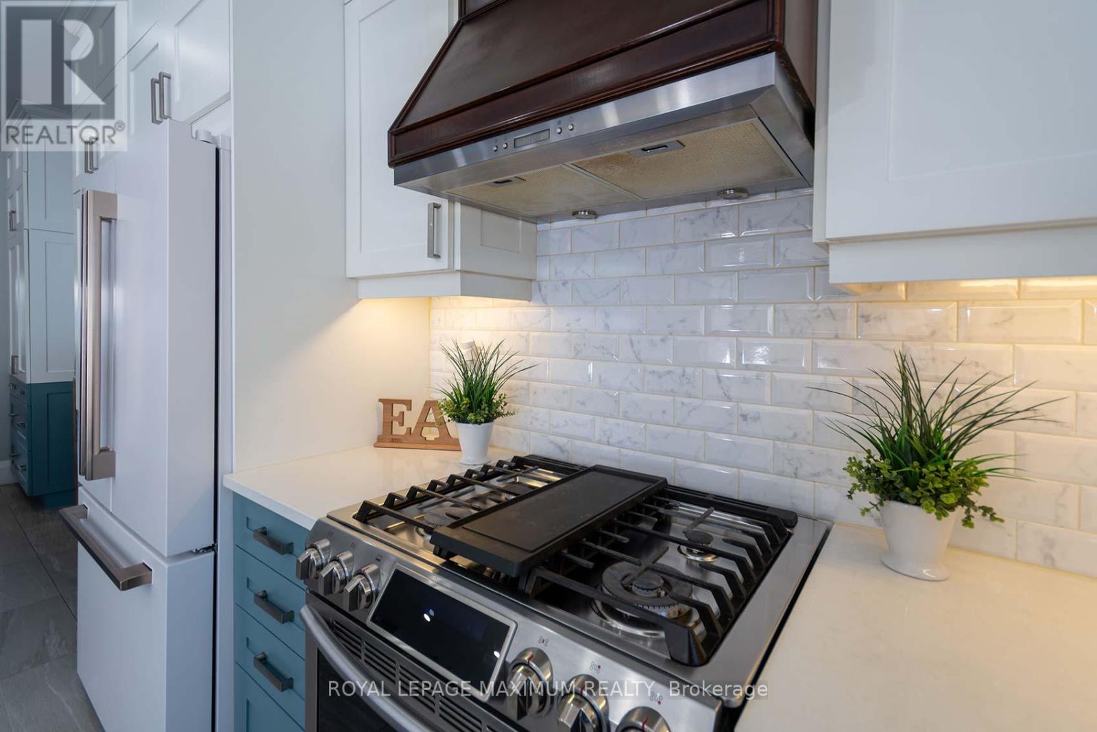 26 Marbella Road, Vaughan, Ontario  L4H 1M2 - Photo 10 - N12848334