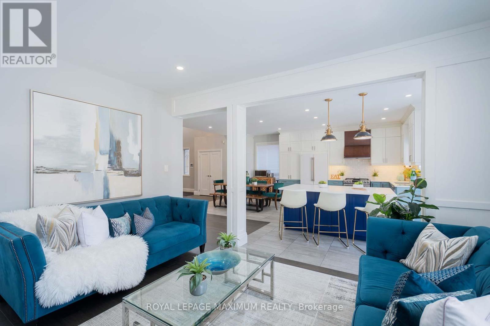 26 Marbella Road, Vaughan, Ontario  L4H 1M2 - Photo 6 - N12848334