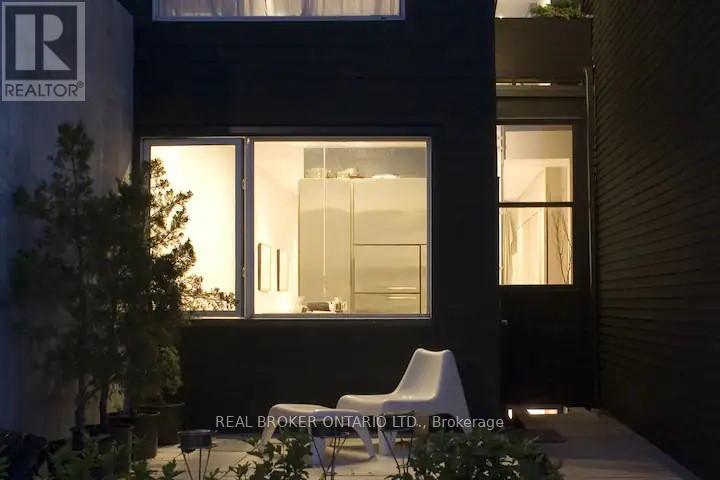 329 Manning Avenue, Toronto, Ontario  M6J 2K8 - Photo 20 - C12777730