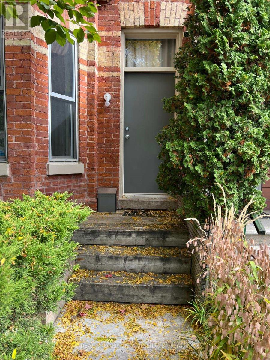 329 Manning Avenue, Toronto, Ontario  M6J 2K8 - Photo 19 - C12777730
