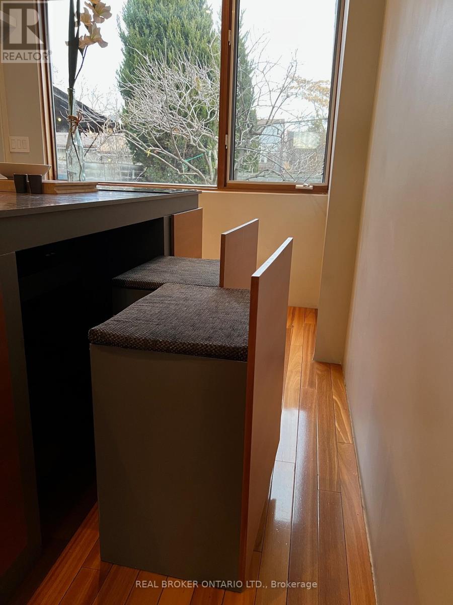 329 Manning Avenue, Toronto, Ontario  M6J 2K8 - Photo 9 - C12777730