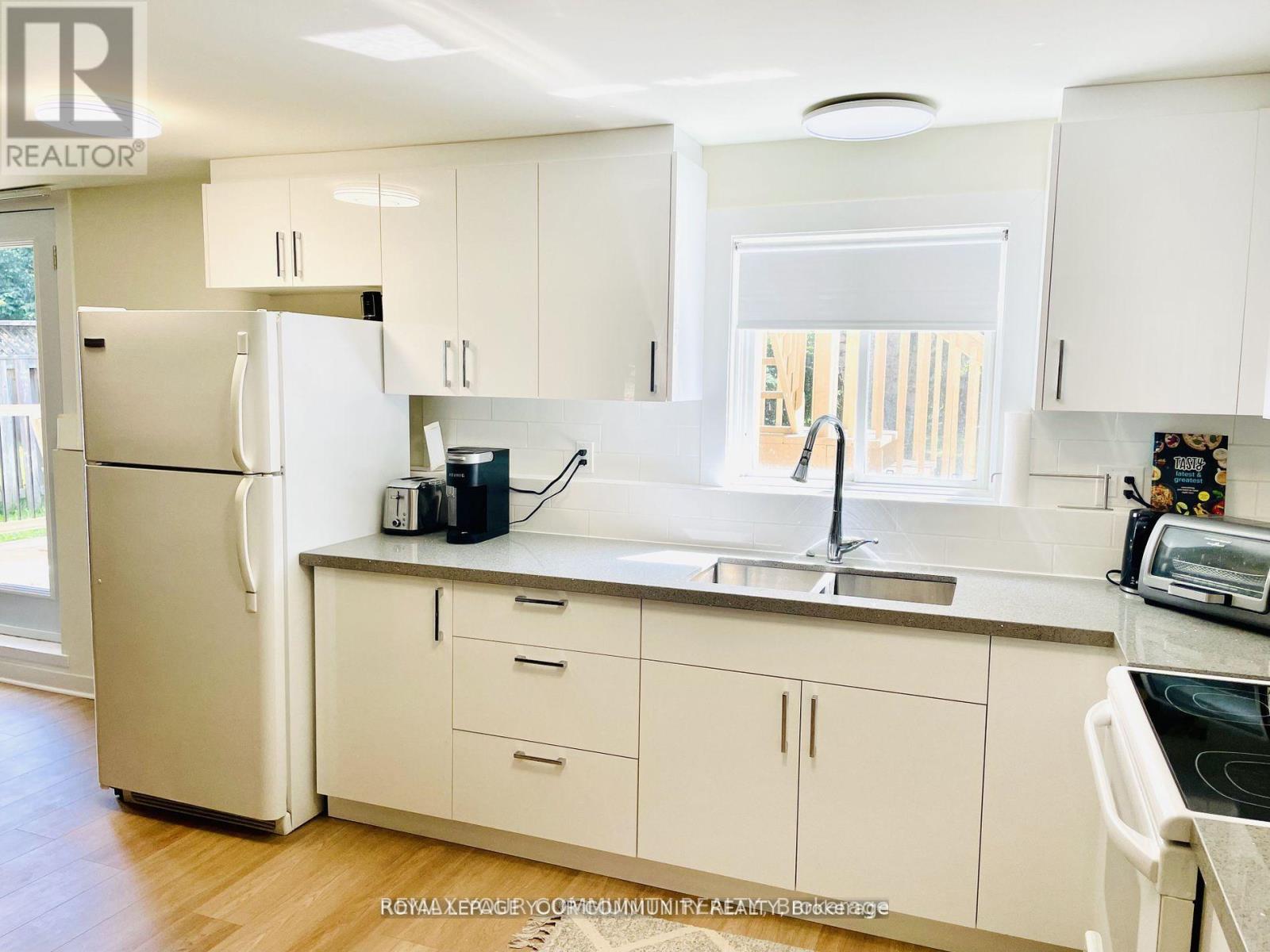 444 Sunnidale Road, Barrie, Ontario  L4N 7A9 - Photo 2 - S12848248