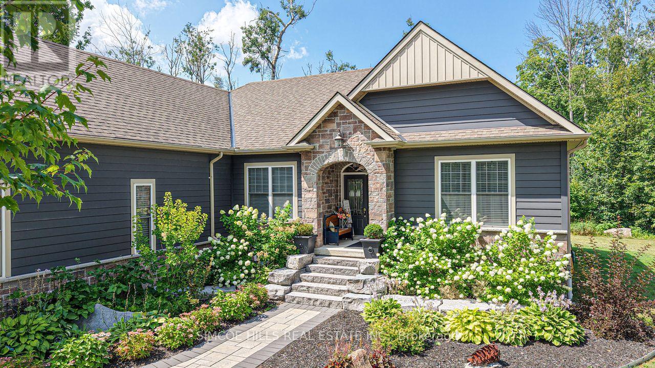 2117 Elana Drive, Severn (Marchmont), Ontario  L3V 0C1 - Photo 1 - S12848252