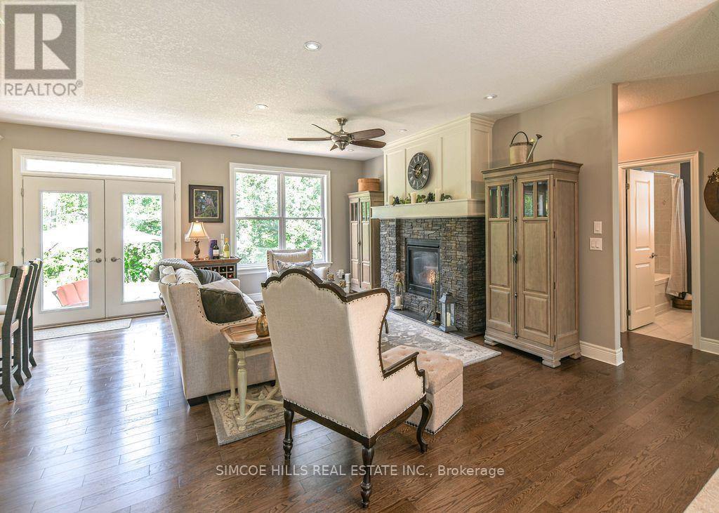 2117 Elana Drive, Severn (Marchmont), Ontario  L3V 0C1 - Photo 10 - S12848252