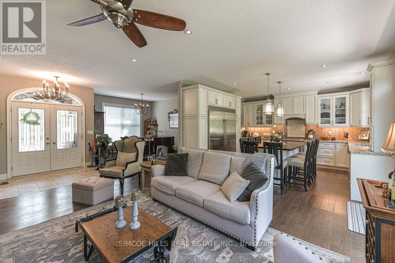 2117 Elana Drive, Severn (Marchmont), Ontario  L3V 0C1 - Photo 11 - S12848252