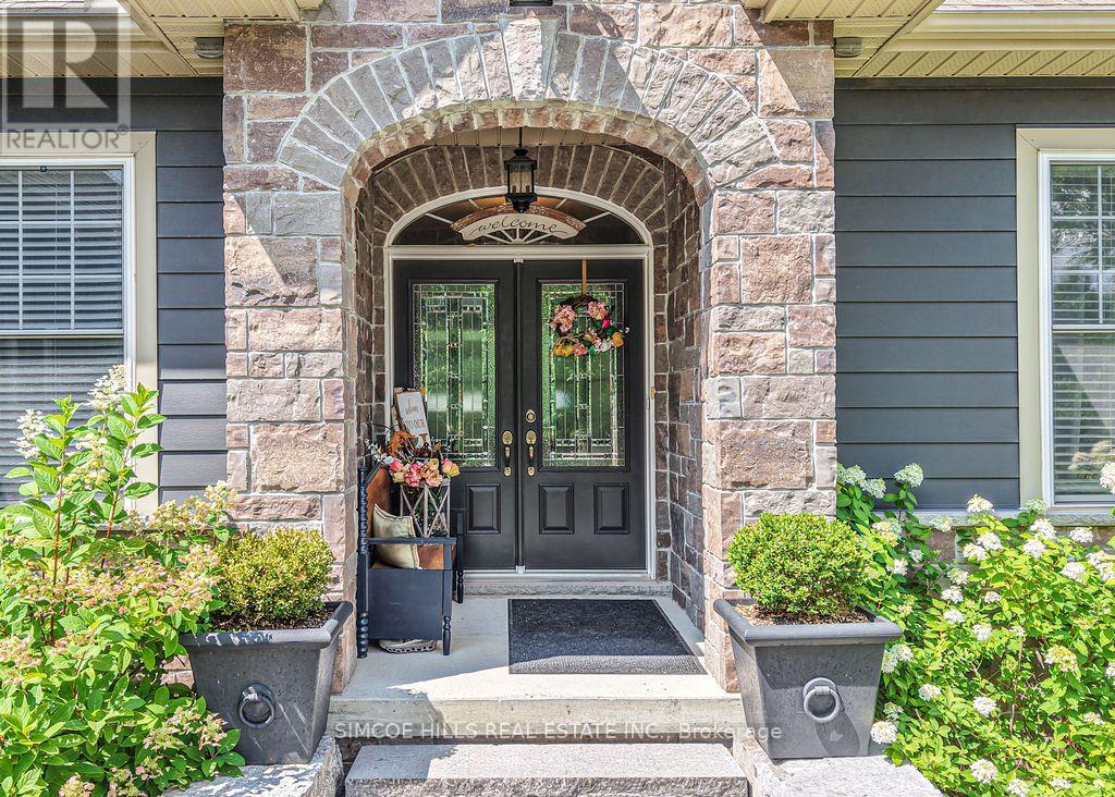 2117 Elana Drive, Severn (Marchmont), Ontario  L3V 0C1 - Photo 3 - S12848252