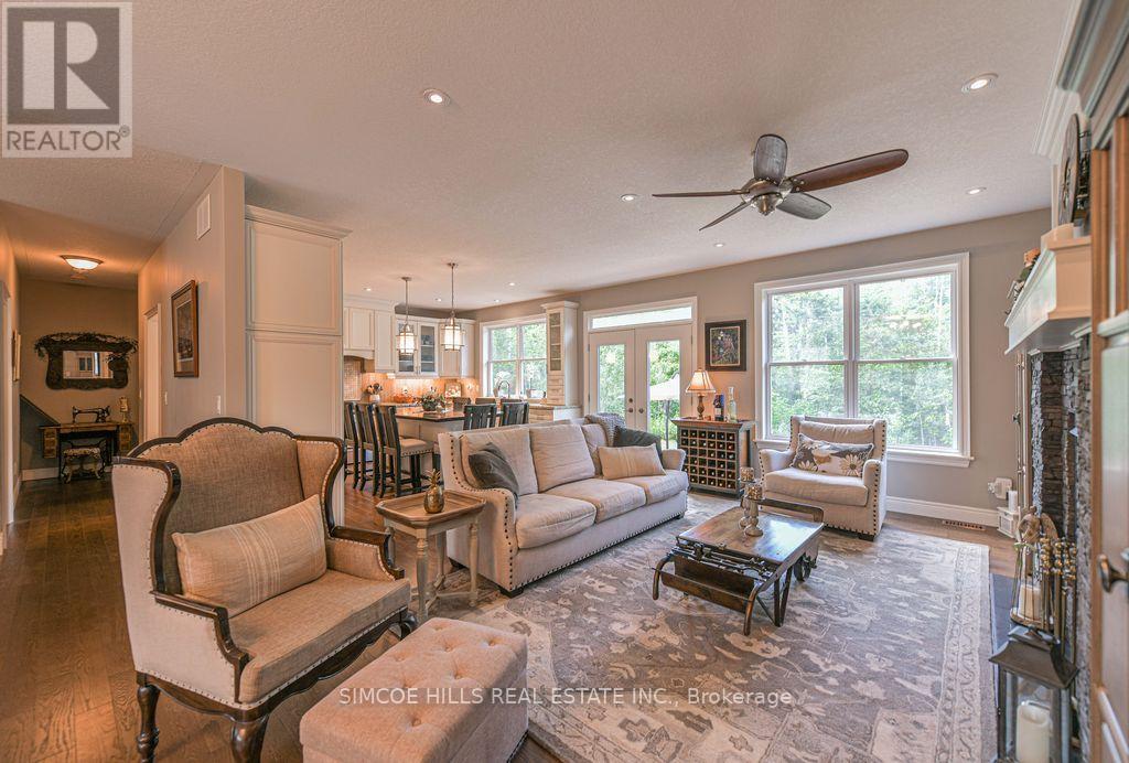 2117 Elana Drive, Severn (Marchmont), Ontario  L3V 0C1 - Photo 9 - S12848252