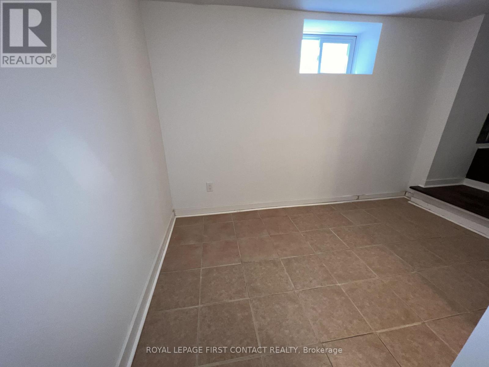 B - 228 Bayfield Street, Barrie, Ontario  L4M 3B7 - Photo 11 - S12848310