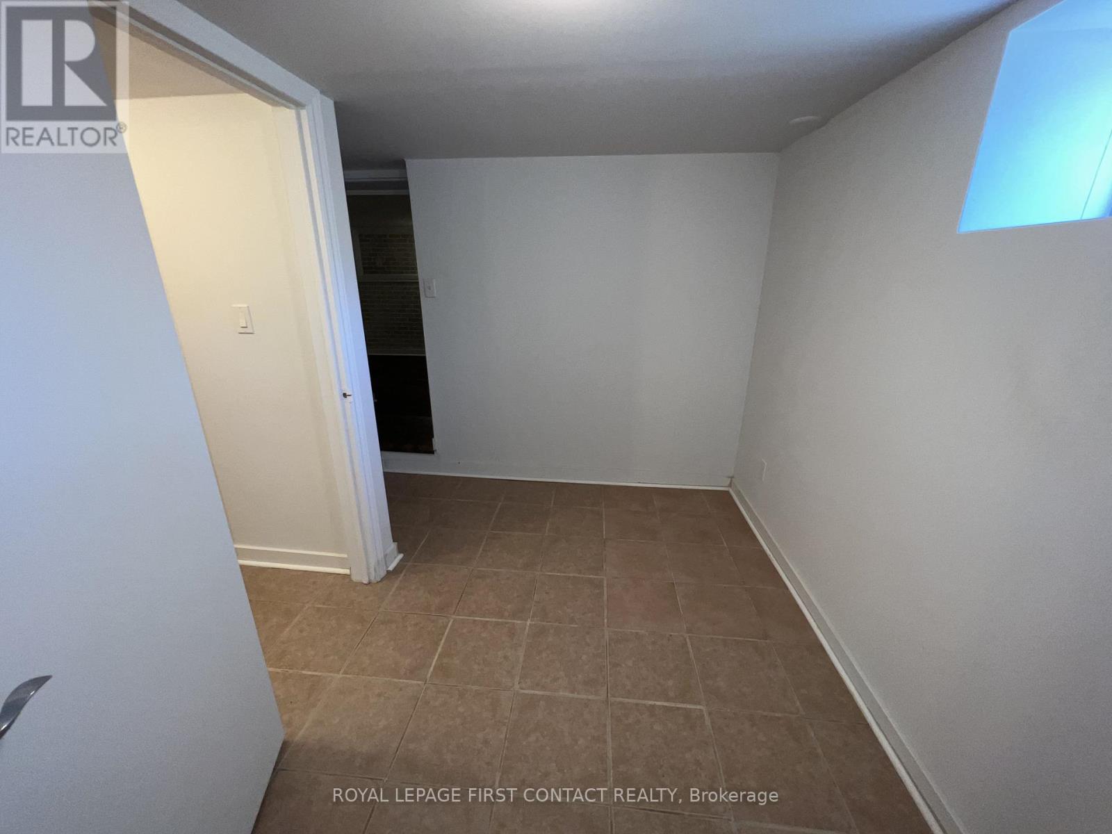 B - 228 Bayfield Street, Barrie, Ontario  L4M 3B7 - Photo 12 - S12848310