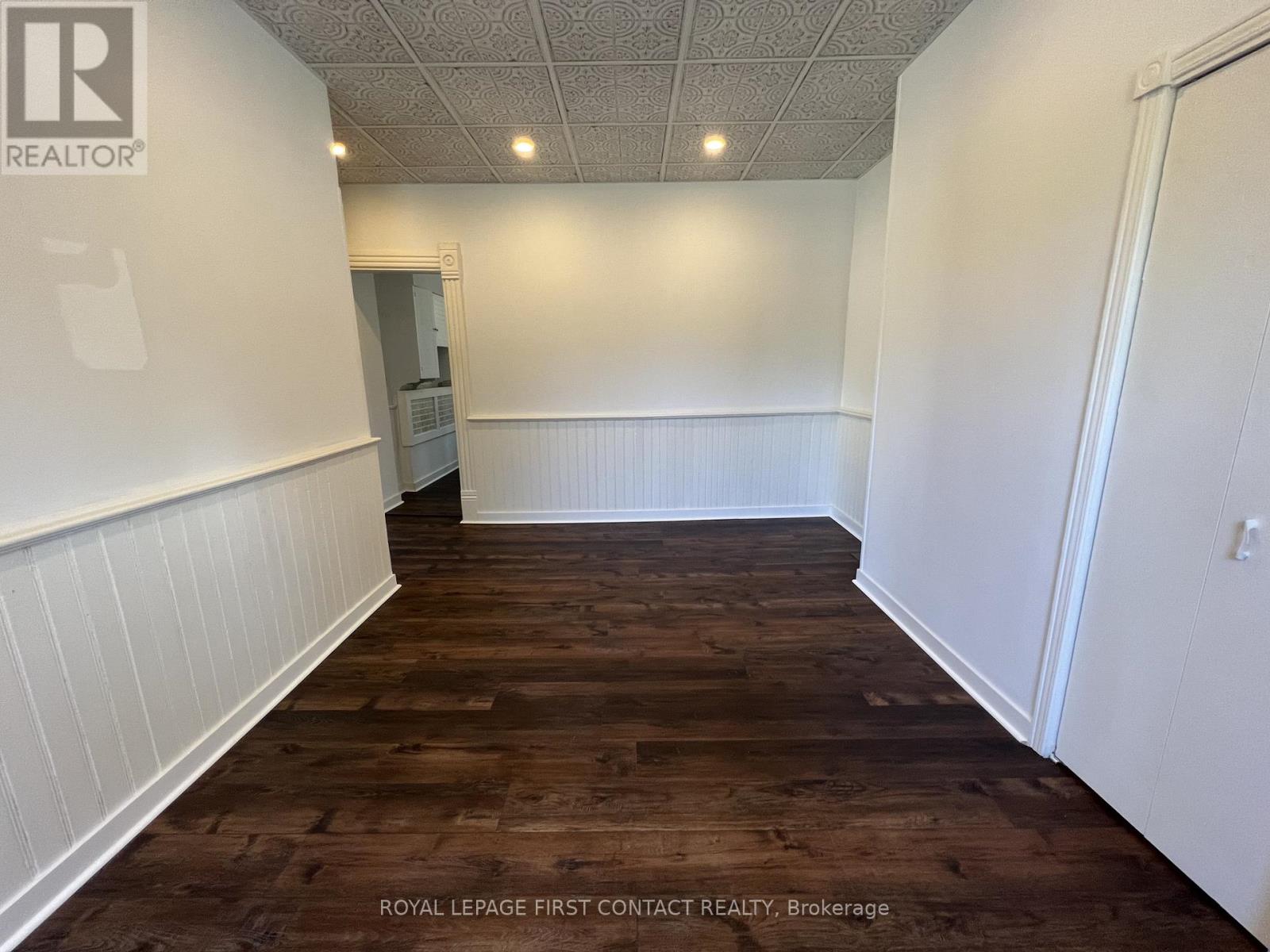 B - 228 Bayfield Street, Barrie, Ontario  L4M 3B7 - Photo 4 - S12848310