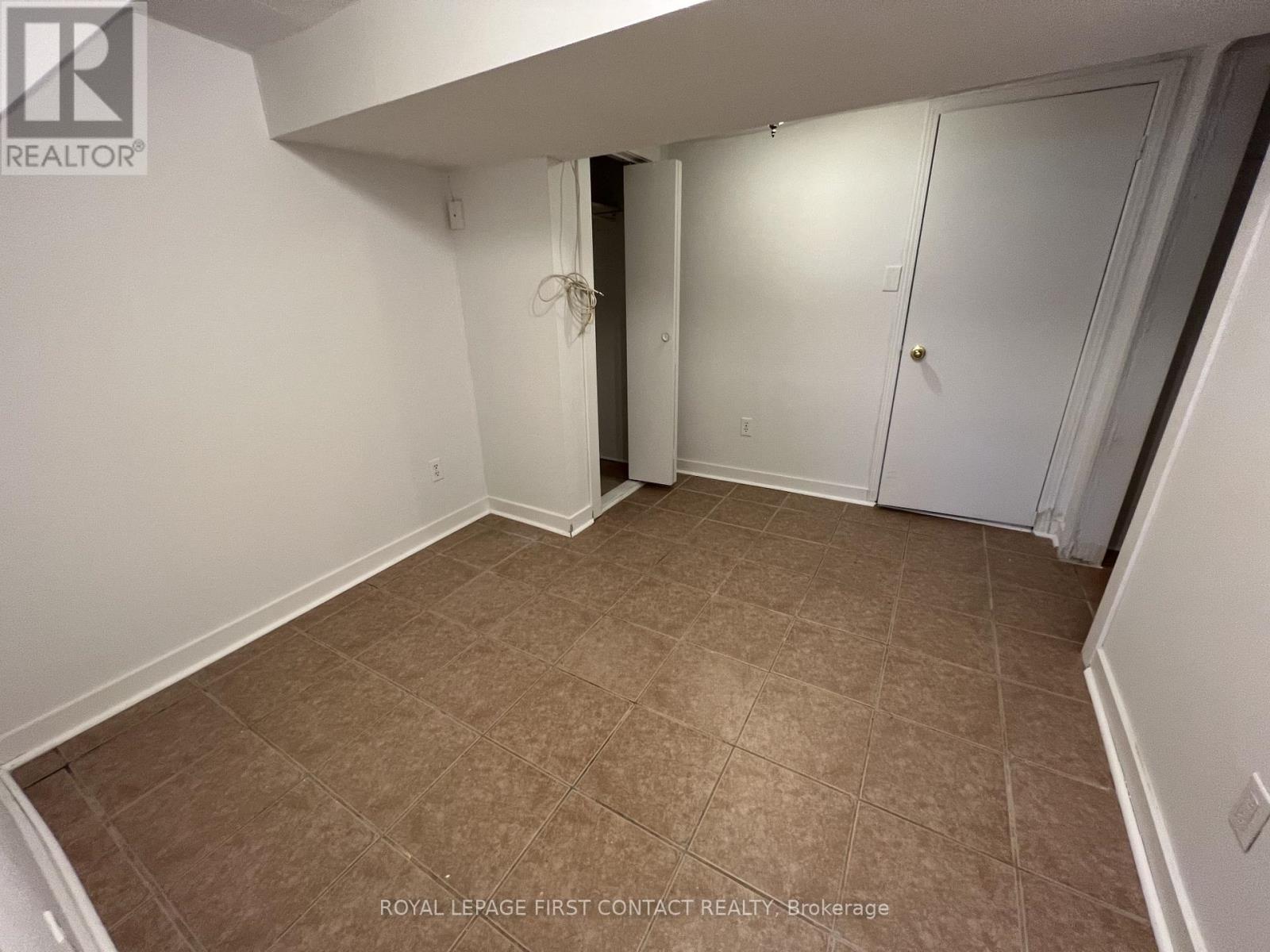 B - 228 Bayfield Street, Barrie, Ontario  L4M 3B7 - Photo 9 - S12848310