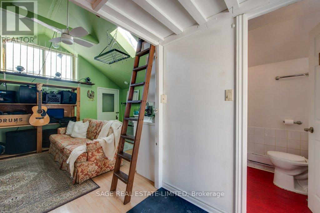 25 Helena Avenue, Toronto, Ontario  M6G 2H3 - Photo 41 - C12848336