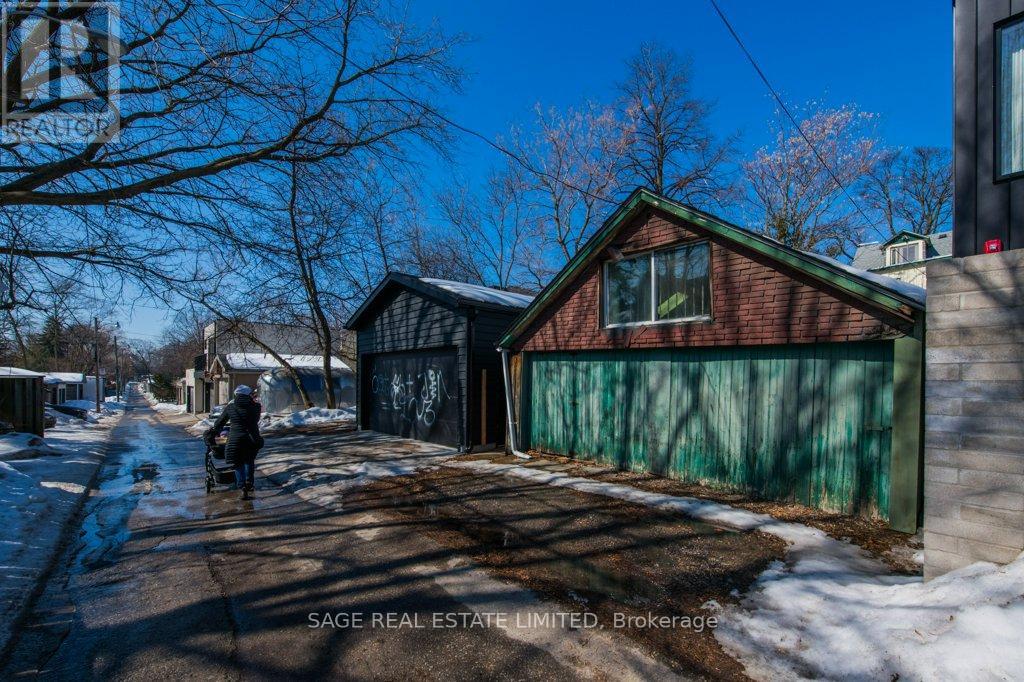 25 Helena Avenue, Toronto, Ontario  M6G 2H3 - Photo 46 - C12848336