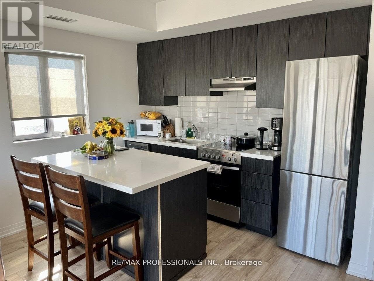 406 - 408 Browns Line E, Toronto (Alderwood), Ontario  M8W 3T9 - Photo 2 - W12848014