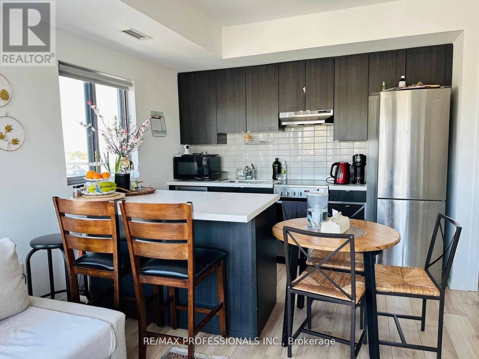 406 - 408 Browns Line E, Toronto (Alderwood), Ontario  M8W 3T9 - Photo 3 - W12848014