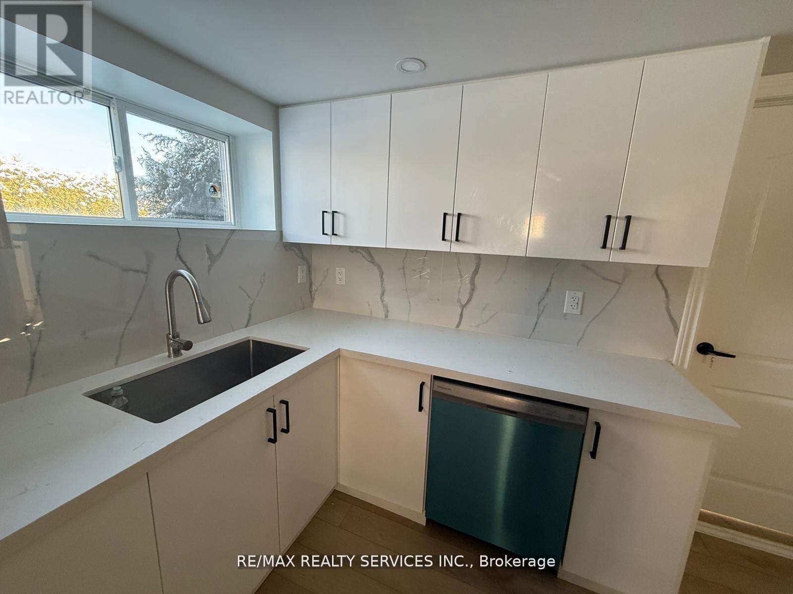 Bsmt - 234 Morden Road, Oakville, Ontario  L6K 2S3 - Photo 4 - W12848016