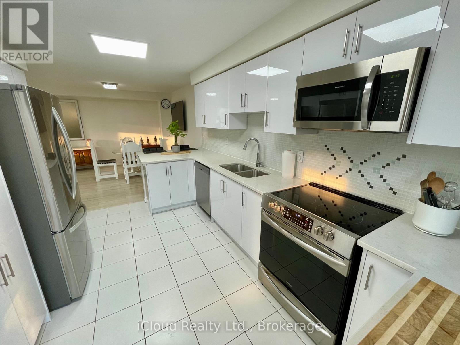 73 - 1222 Rose Way, Milton, Ontario  L9E 1P1 - Photo 8 - W12848034